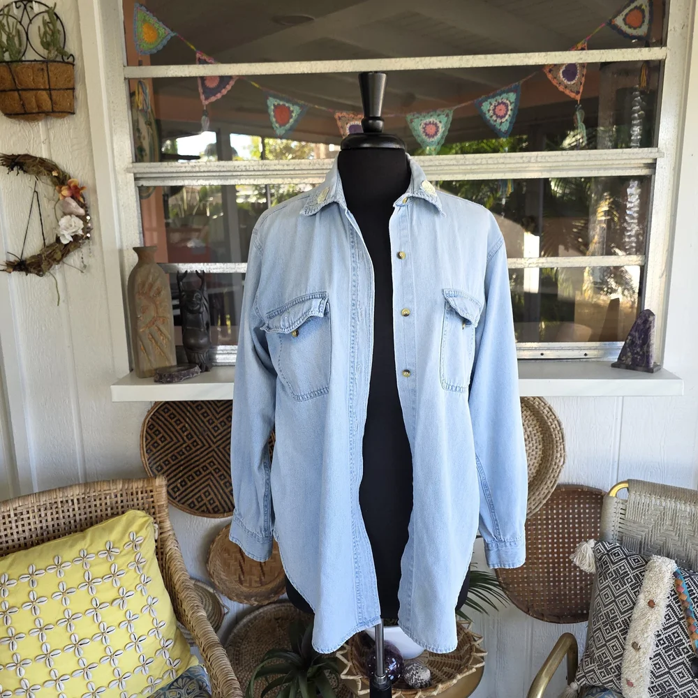 Vintage 90s Chic M Cotton Light Blue Button Down Shirt Soft Rose Patches - Picture 2 of 11
